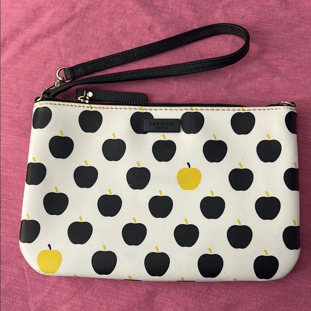 Kate Spade ♠️ Apple Wristlet